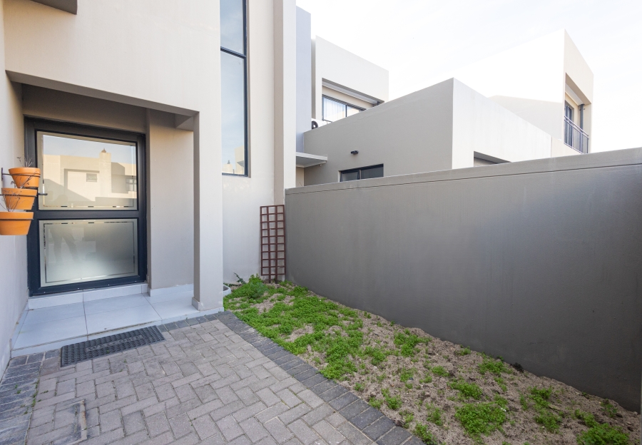 3 Bedroom Property for Sale in Parklands North Western Cape